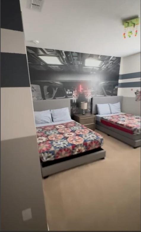 Oakwood Oasis Hotell Davenport Exteriör bild