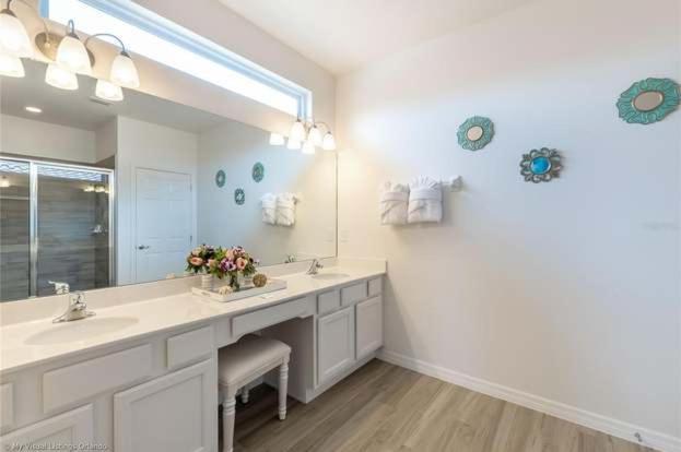 Oakwood Oasis Hotell Davenport Exteriör bild